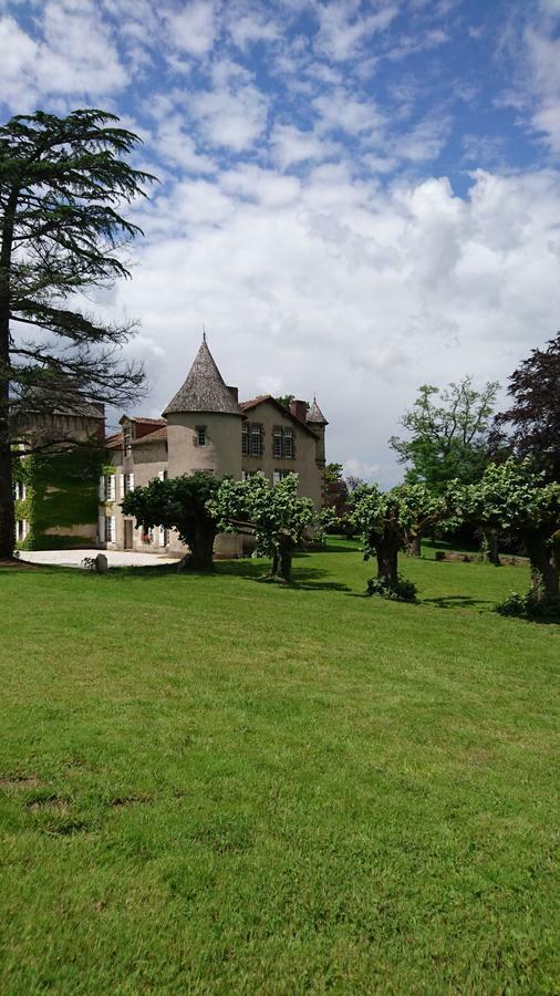Bed and Breakfast Pierre Deluen Domaine De La Grange De Quaire Chassenon Zewnętrze zdjęcie