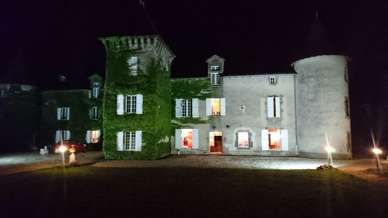 Bed and Breakfast Pierre Deluen Domaine De La Grange De Quaire Chassenon Zewnętrze zdjęcie